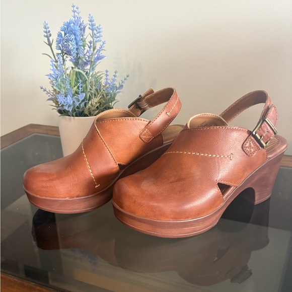 b.o.c. Shoes - b.o.c. Brown Leather Clogs with Strap